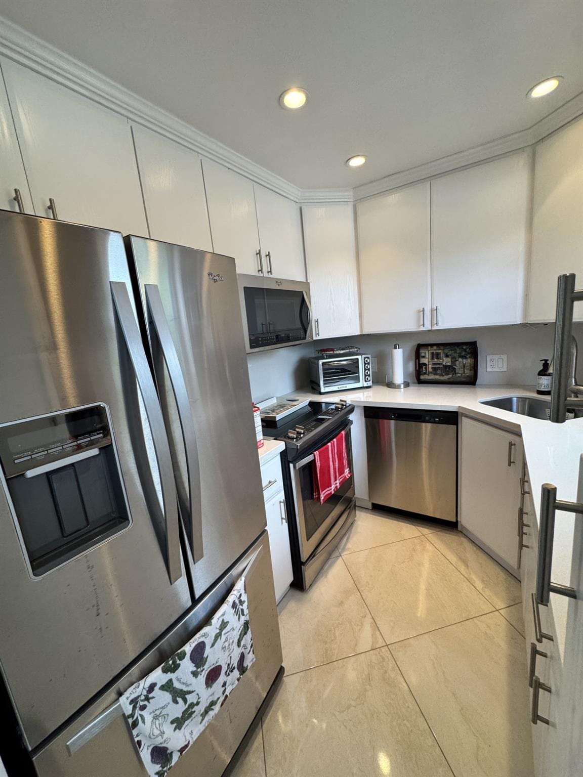 104 E Windsor E 104 — photo 8