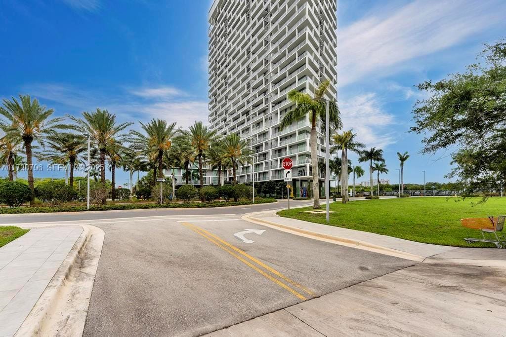 2000 Metropica Way 2307 — photo 3