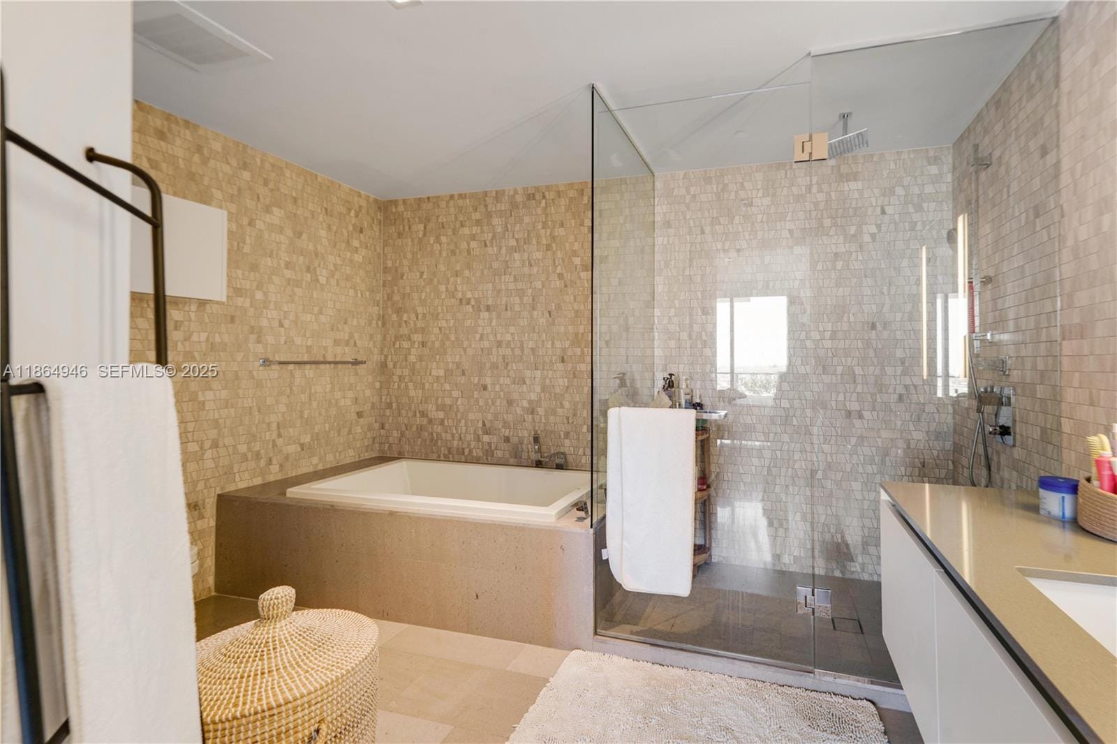 88 SW 7th Street 2910, Miami, FL 33130 photo 14