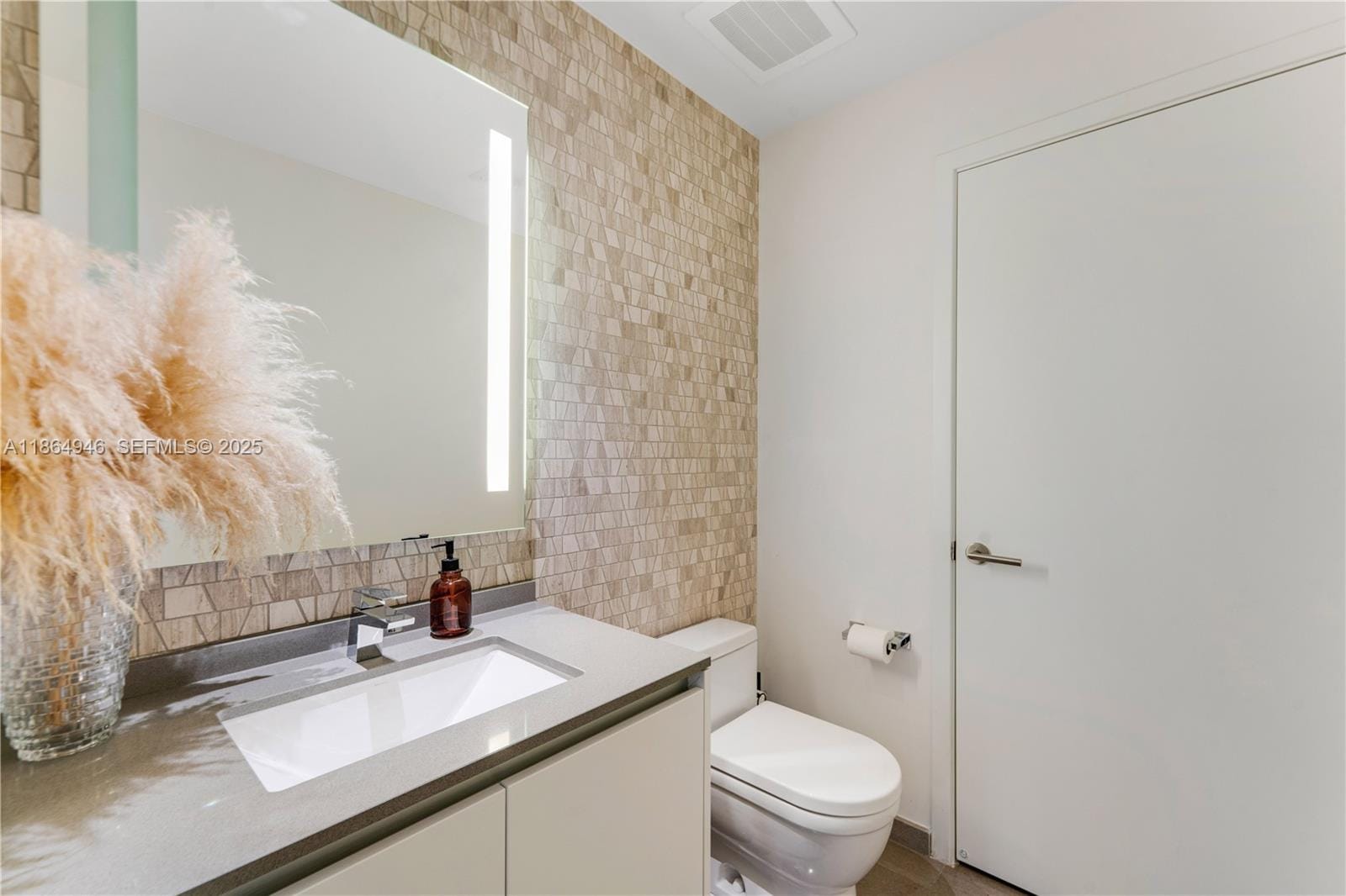 88 SW 7th Street 2910, Miami, FL 33130 photo 16