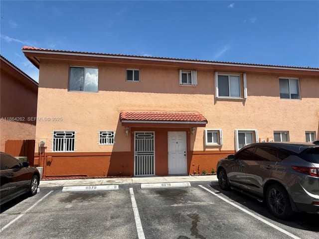 8079 NW 8th Street 10, Miami, FL 33126