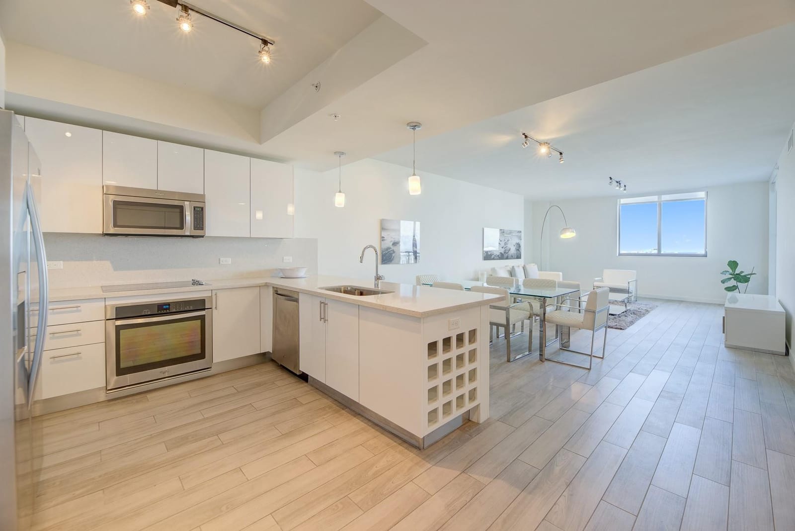 999 SW 1st Avenue 2913 — photo 4