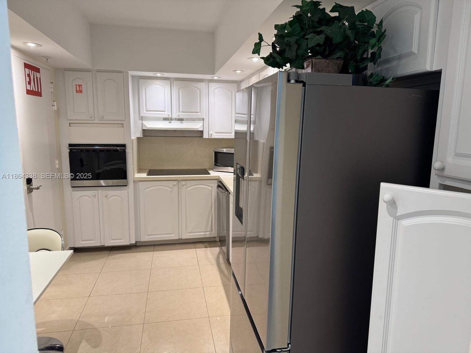 3801 S Ocean Drive 14V — photo 8