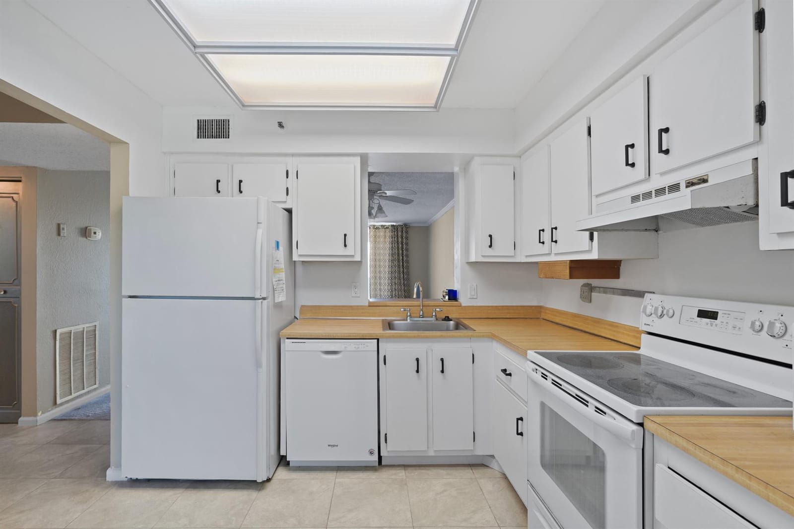 4550 NW 18th Avenue 301 — photo 3