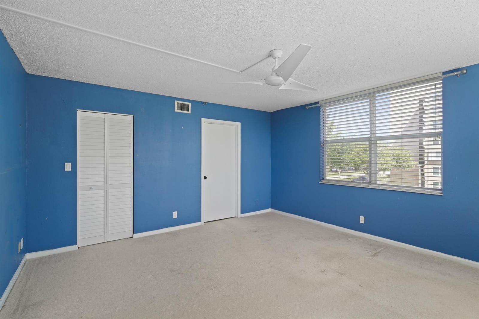 4550 NW 18th Avenue 301 — photo 9