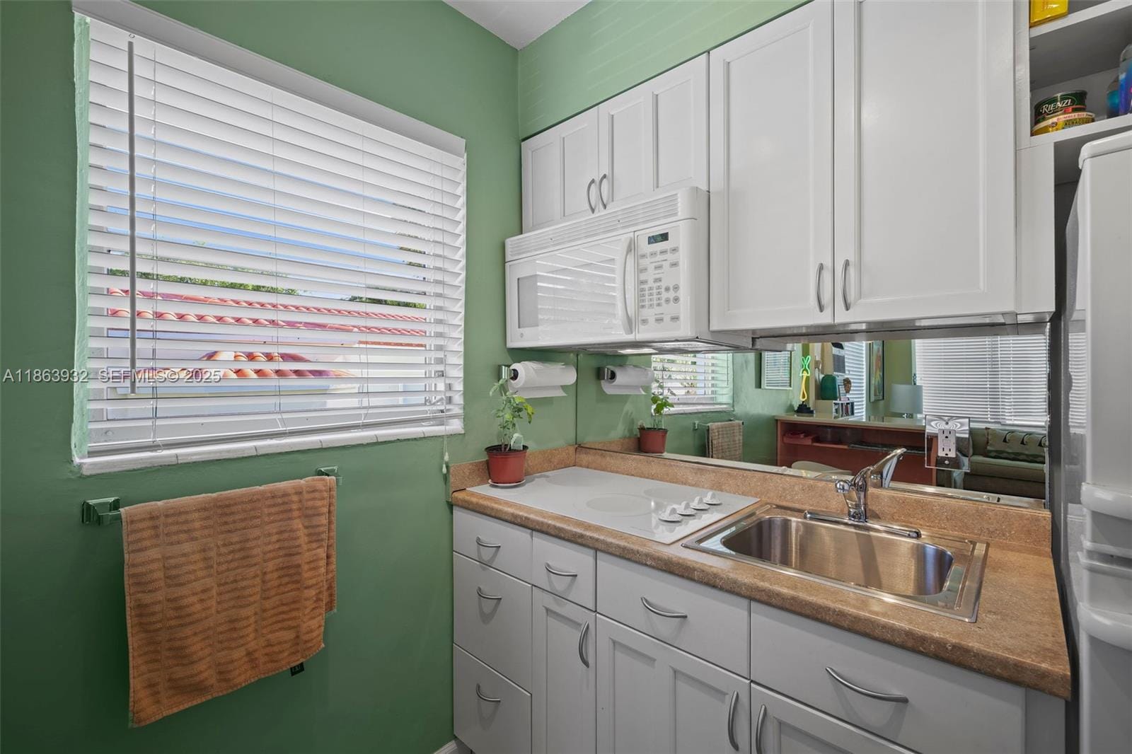 1525 Meridian Avenue 202 — photo 10