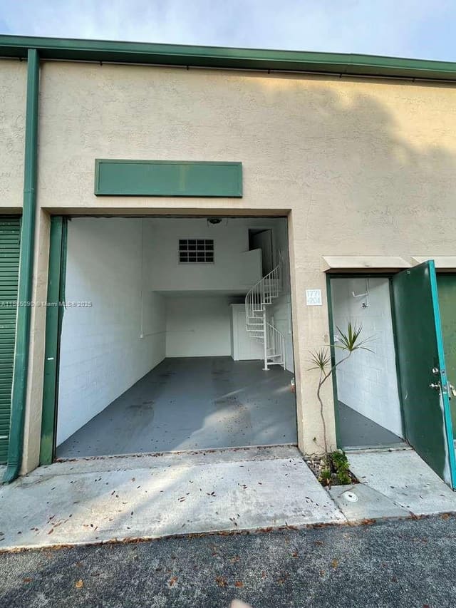 1771 Blount Road 204, Pompano Beach, FL 33069