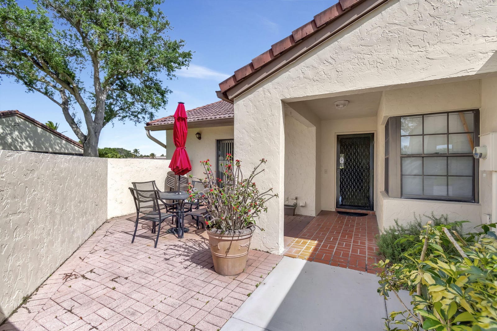 5531 Parkwalk Circle E — photo 2