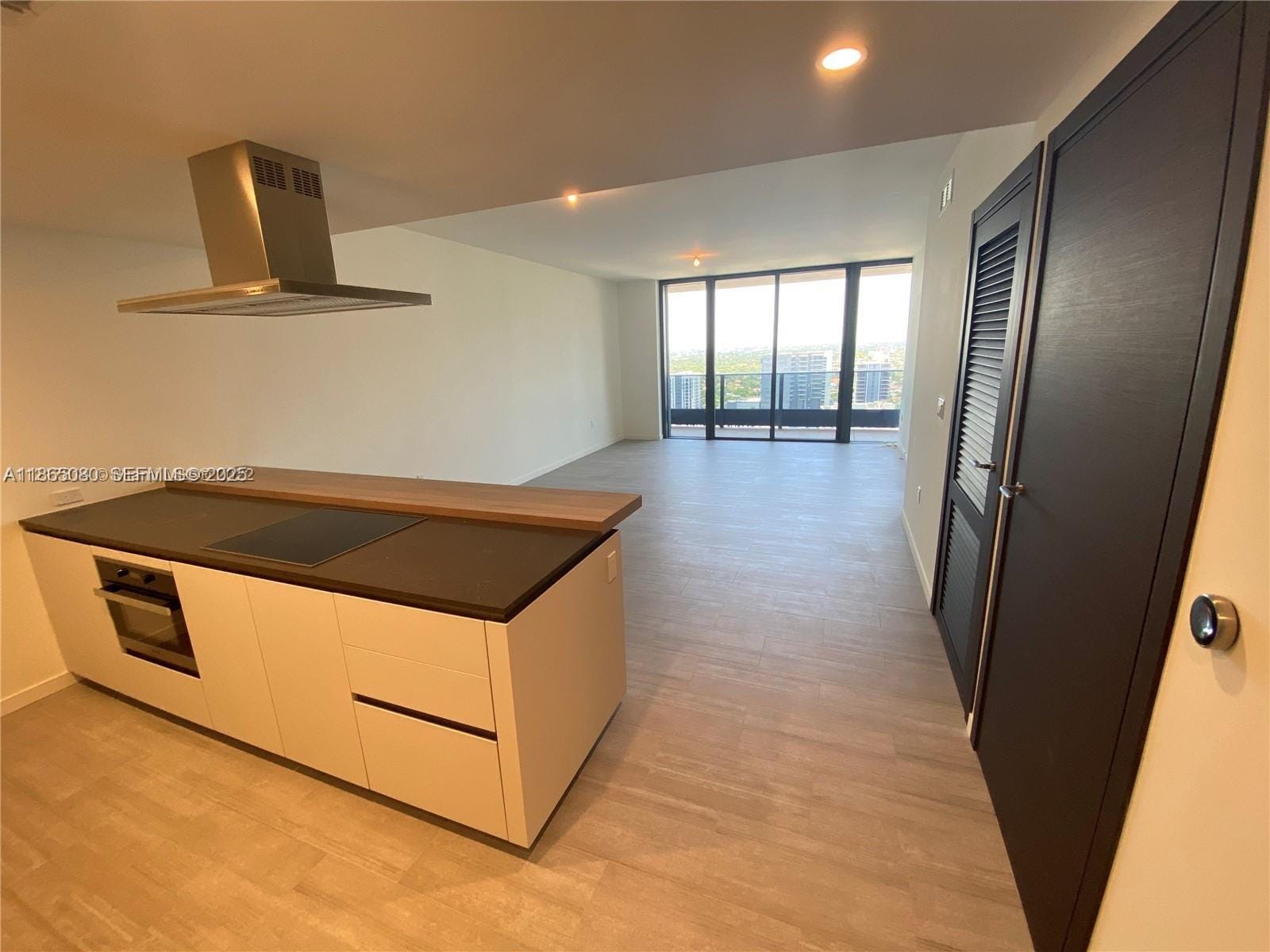 1000 Brickell Plaza 3010, Miami, FL 33131 photo 3