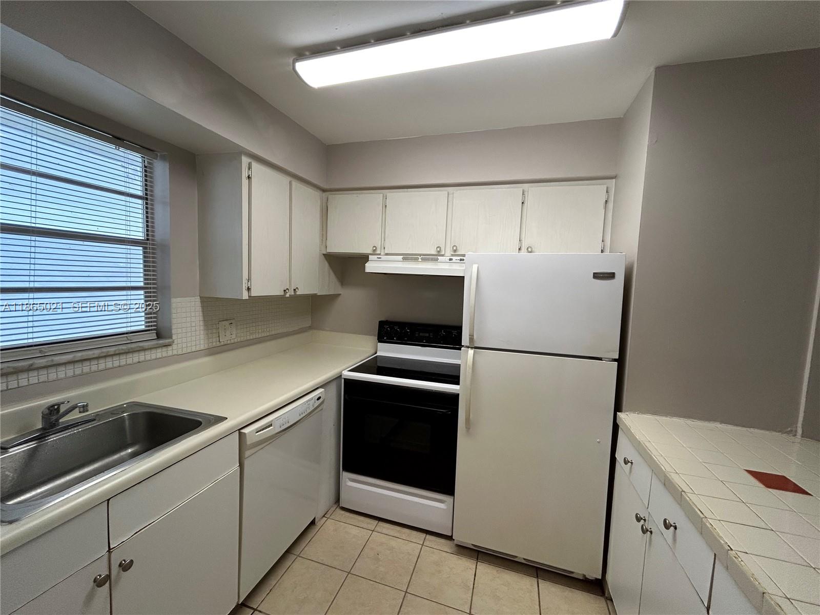 6505 Winfield Boulevard B-18, Margate, FL 33063, Margate