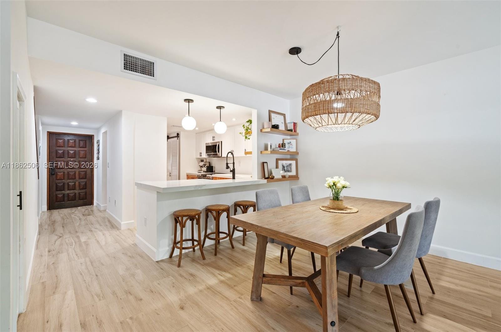 2600 Cardena Street 11 — photo 3
