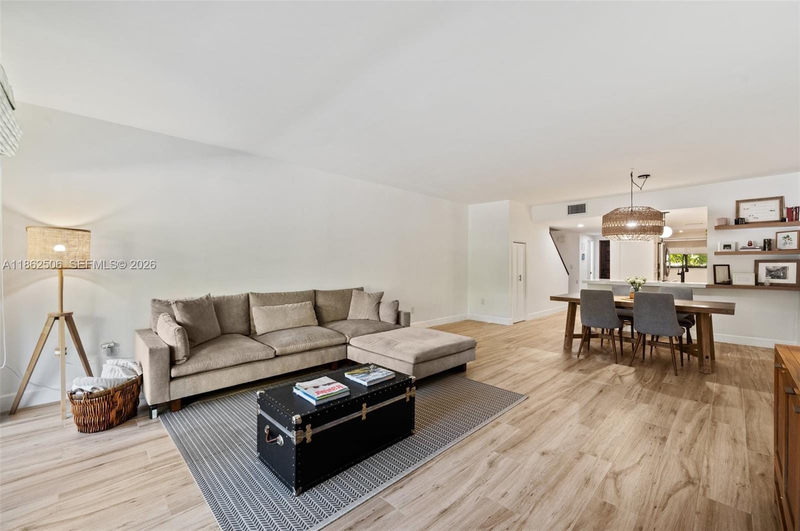 2600 Cardena Street 11 — photo 4