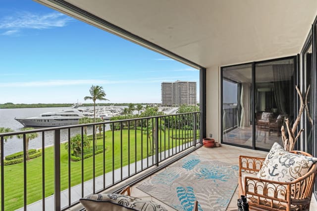 124 Lakeshore Drive 5290, sold in Old Port Cove Condo Three, North Palm Beach, FL