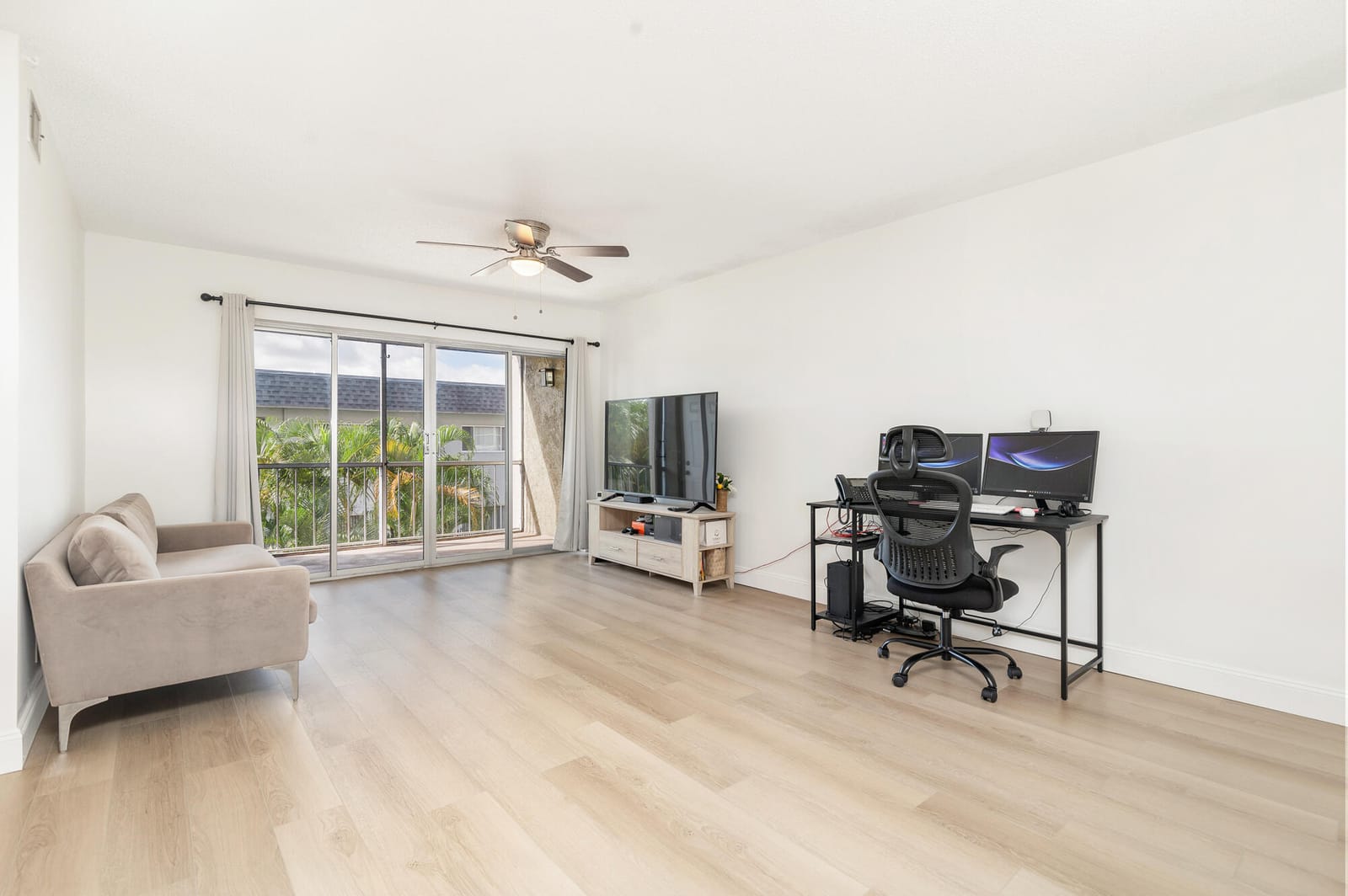 505 Spencer Drive 207, West Palm Beach, FL 33409 photo 2