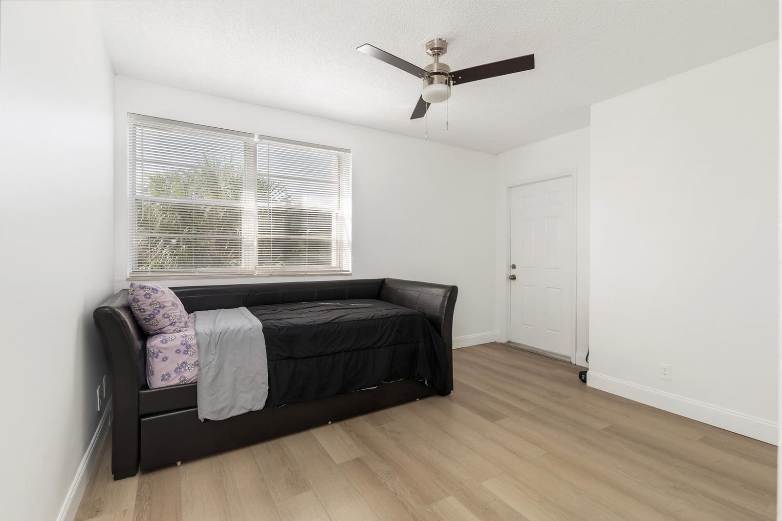 505 Spencer Drive 207, West Palm Beach, FL 33409 photo 12