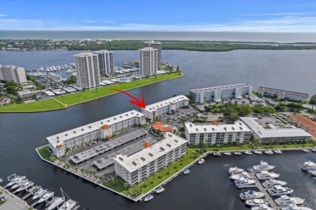 28 Yacht Club Drive 102, sold in Ports O Call Condo S A, B, C And D, North Palm Beach, FL