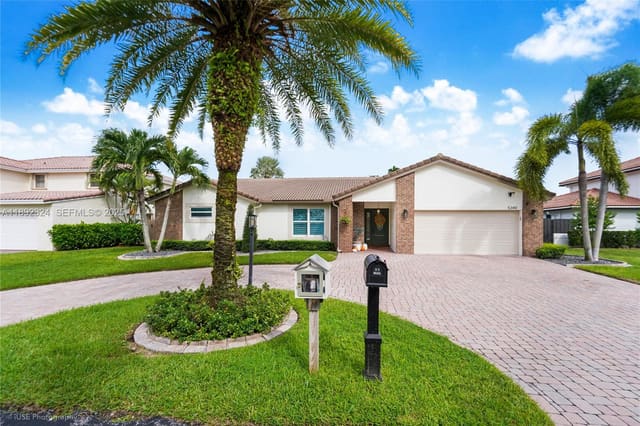 5340 Lancelot Lane, Davie, FL 33331