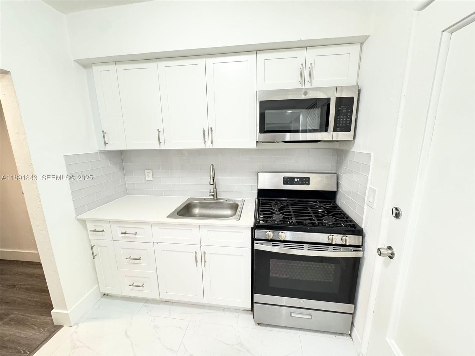 7435 Byron Avenue — photo 8