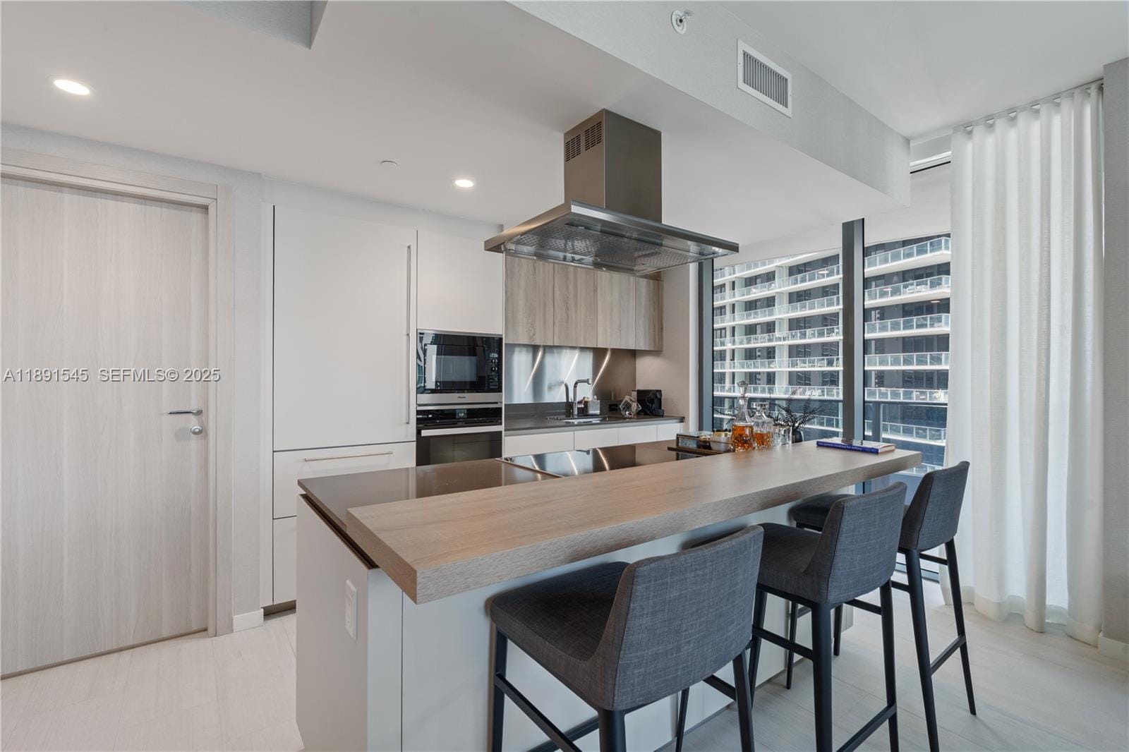 1000 Brickell Plaza 3401 — photo 10