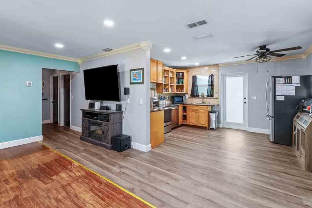906 N A Street — photo 12