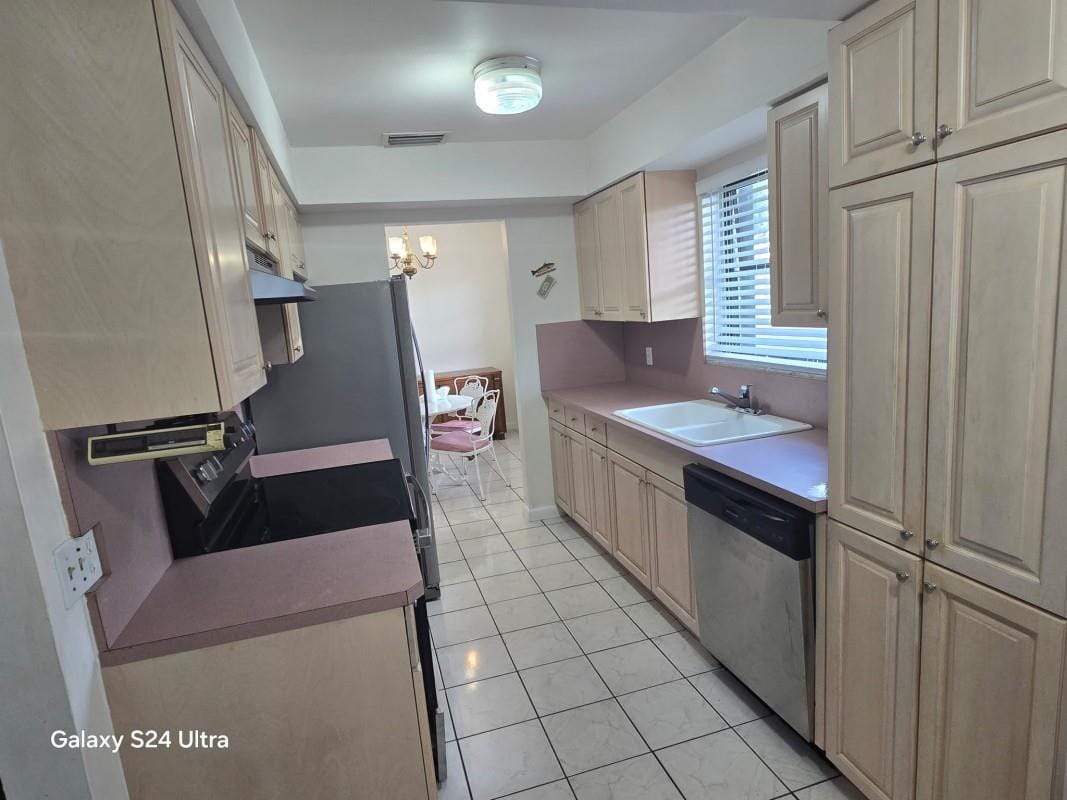 1581 NW 98th Terrace — photo 11
