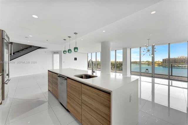6620 Indian Creek Dr Ph711 PH711, sold in Amd Pl Of 2nd Ocean Front, Miami Beach, FL