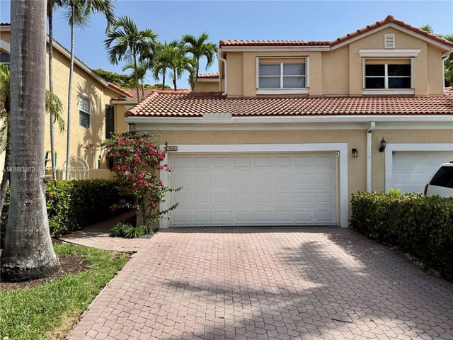 3441 NE 210th Terrace, sold in Spinnaker Bay, Aventura, FL