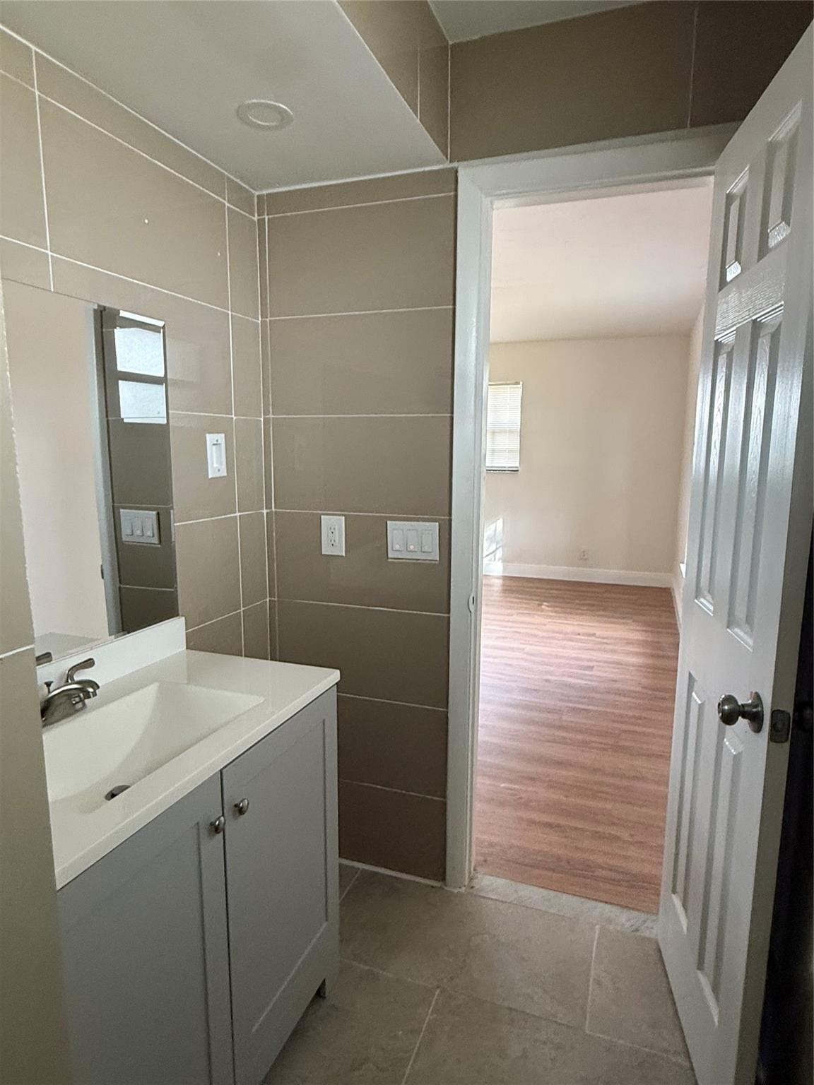 321 W 21st Street — photo 11
