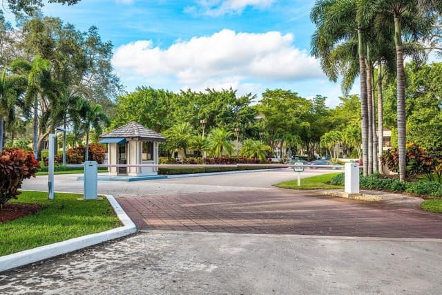 6420 Boca Del Mar Drive 308, sold in Glens, Boca Raton, FL