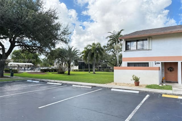 4231 SW 70th Terrace, sold in Glen Eden At Davie, Davie, FL