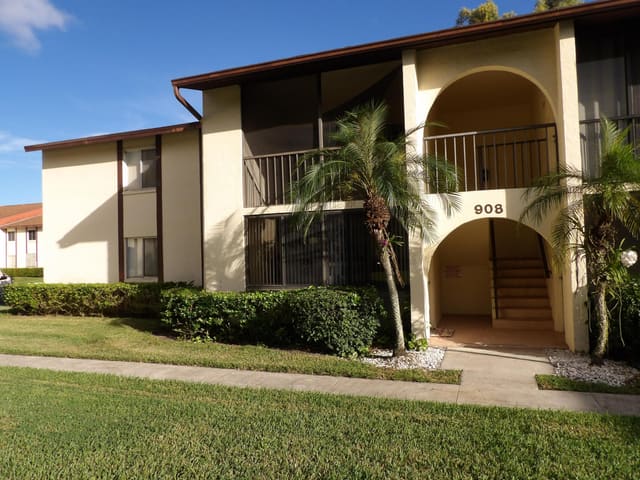 4969 Sable Pine Circle C2, West Palm Beach, FL 33417