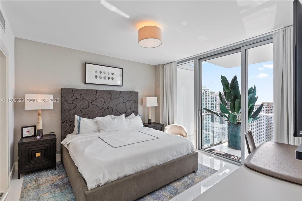 200 Biscayne Boulevard Way 3608, Miami, FL 33131 photo 19