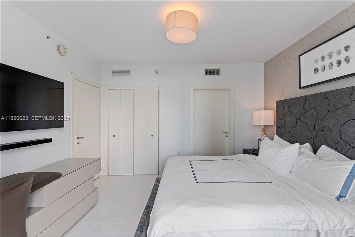 200 Biscayne Boulevard Way 3608, Miami, FL 33131 photo 20