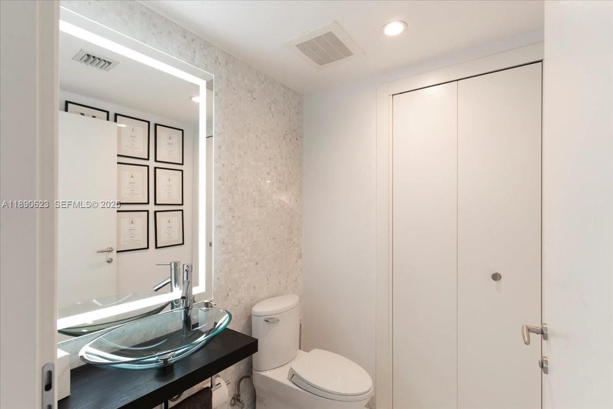 200 Biscayne Boulevard Way 3608, Miami, FL 33131 photo 22
