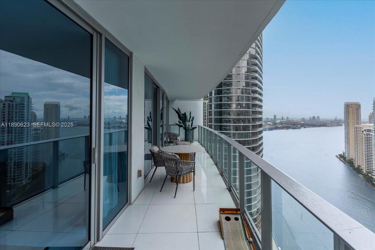 200 Biscayne Boulevard Way 3608, Miami, FL 33131 photo 23