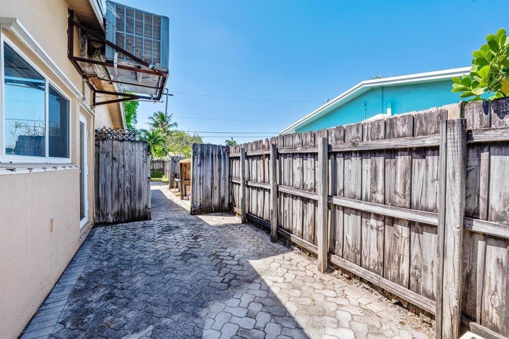 271 SE 8th Avenue, Deerfield Beach, FL 33441 photo 21