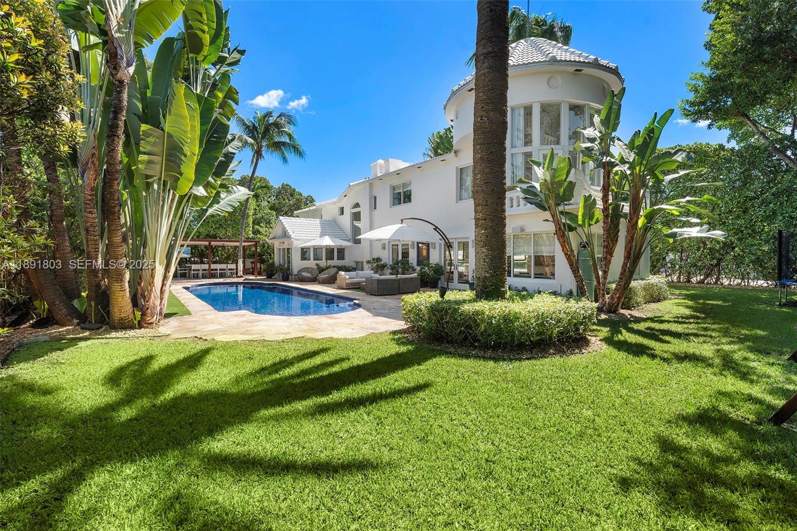 2701 N Bay Road, Miami Beach, FL 33140 photo 2