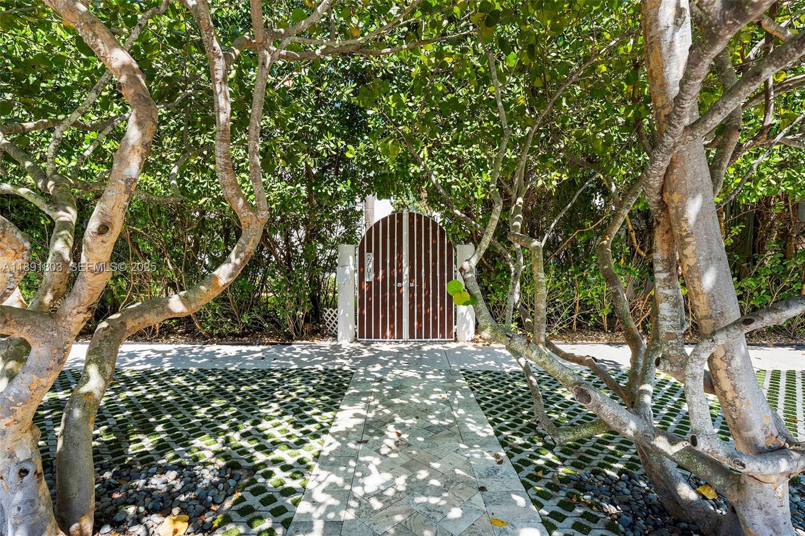 2701 N Bay Road, Miami Beach, FL 33140 photo 6