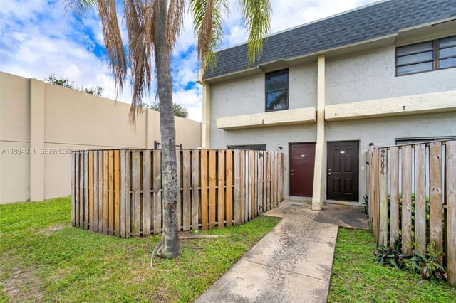 2306 NW 52nd Avenue 2306, Lauderhill, FL 33313