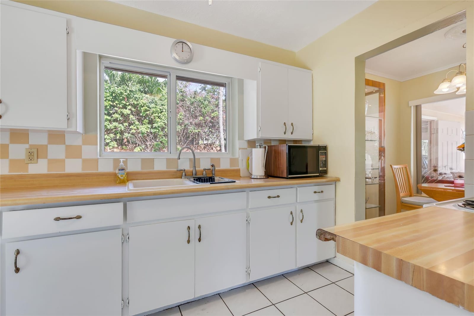 1621 NW 7th Avenue — photo 9