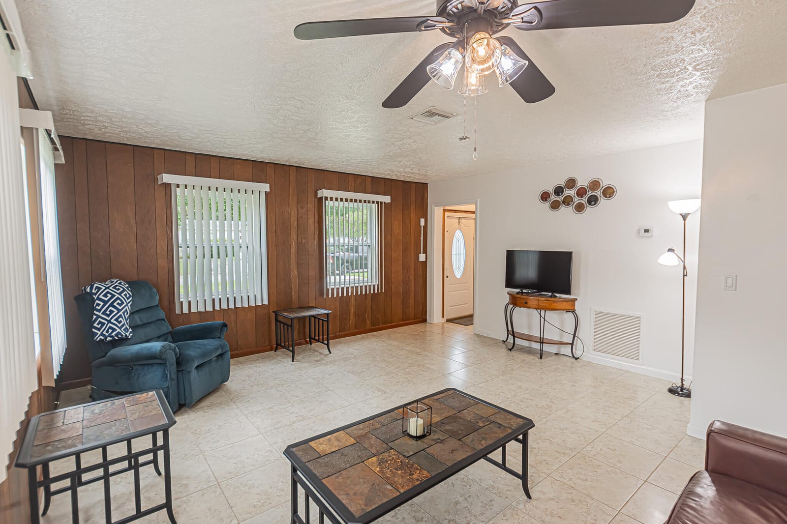 332 Ashley Street — photo 3