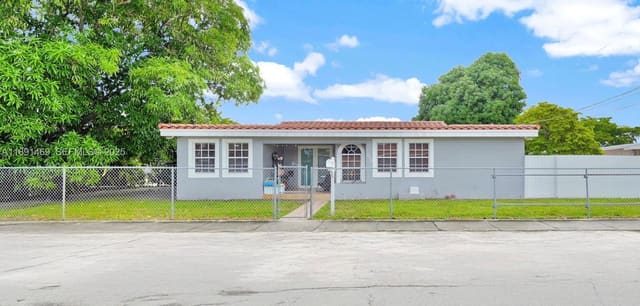 525 SW 68th Avenue, sold in Zena Gardens, Miami, FL