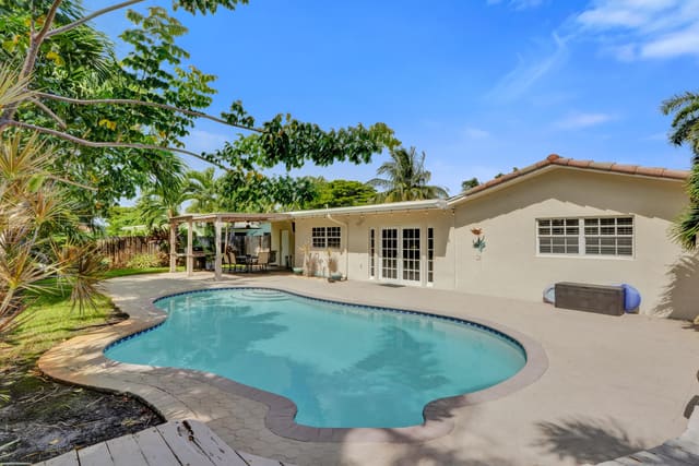 1440 SE 4th Court, Deerfield Beach, FL 33441