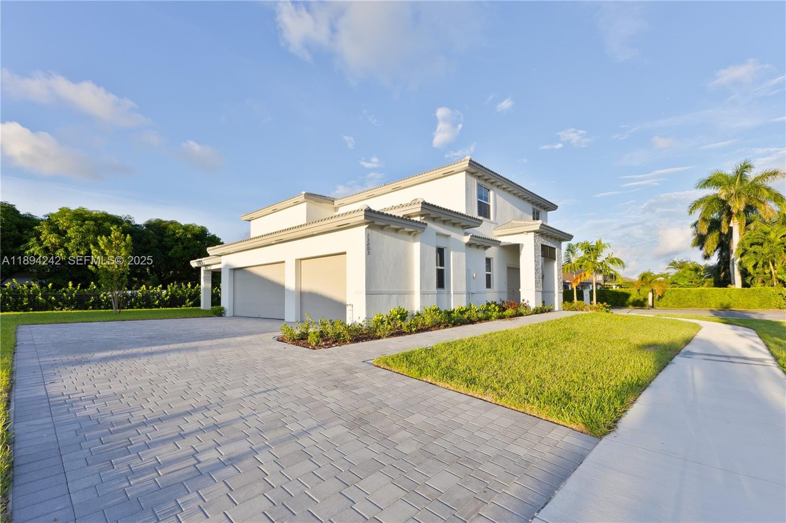 13203 SW 188th Terrace — photo 2