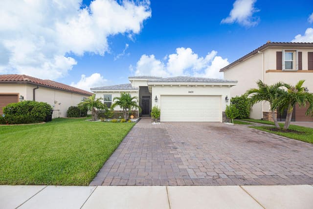 8405 NW Greenbank Circle, Port St. Lucie, FL 34987