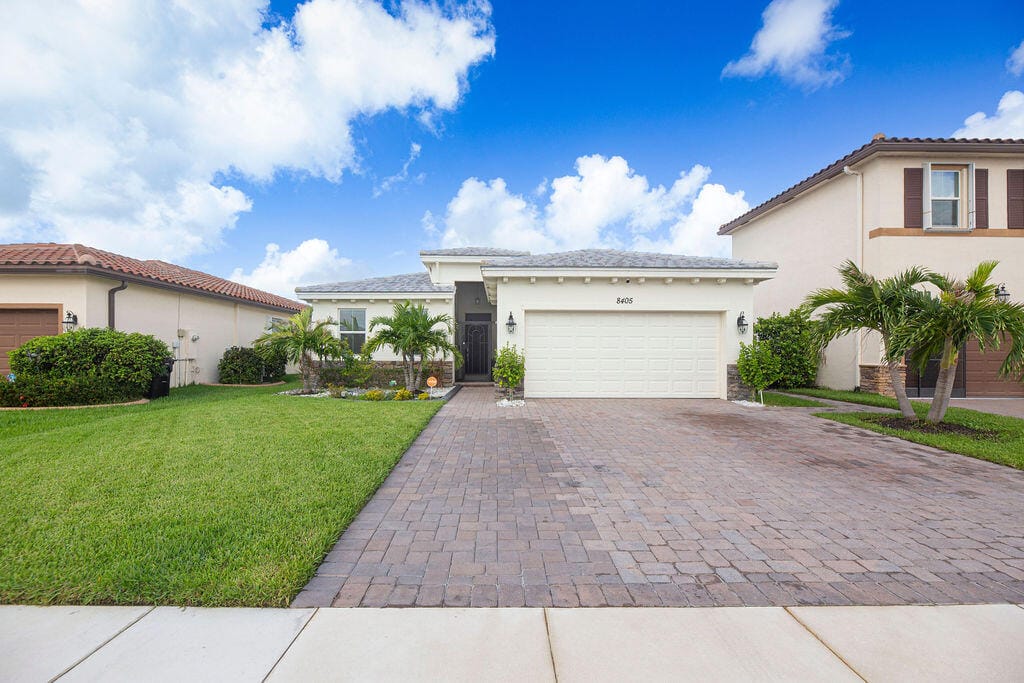 8405 NW Greenbank Circle, Port St. Lucie, FL 34987