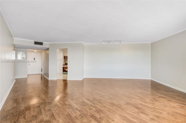 2750 NE 183rd Street 607, Aventura, FL 33160