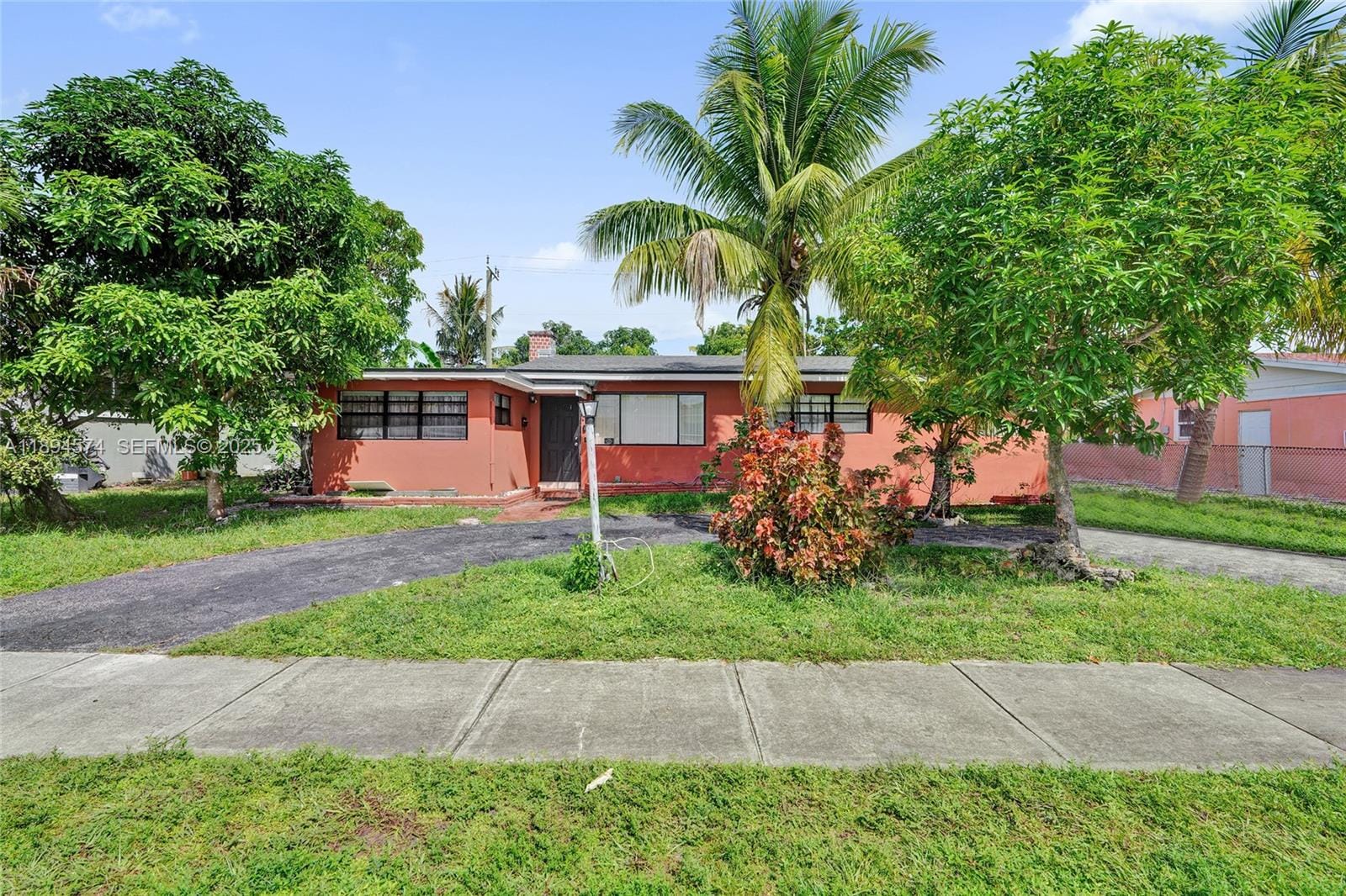 685 NE 180th Street, Miami, FL 33162