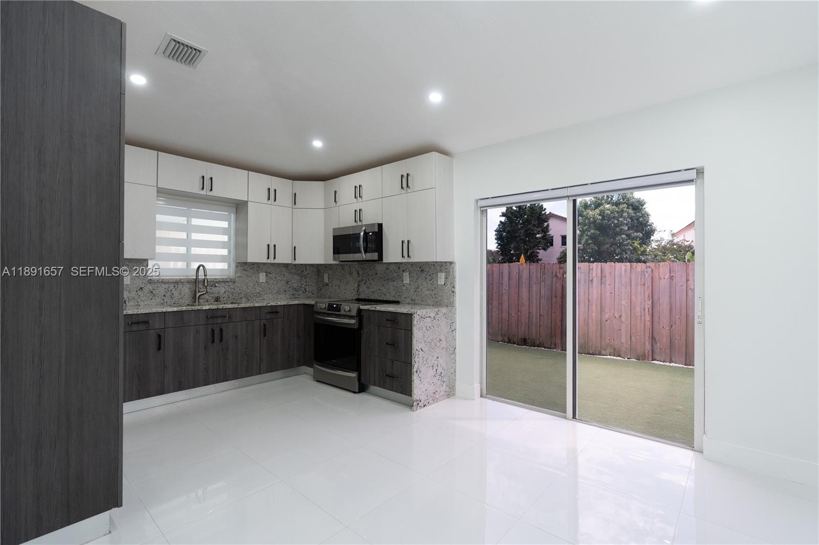 15126 SW 140th Terrace — photo 9