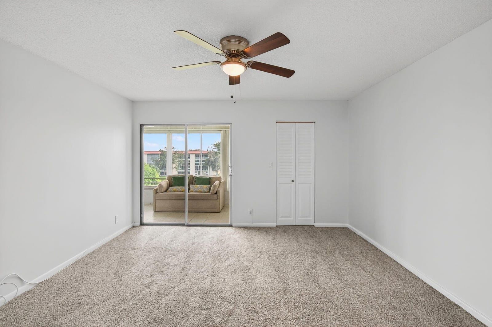 2902 Victoria Circle H4 — photo 10